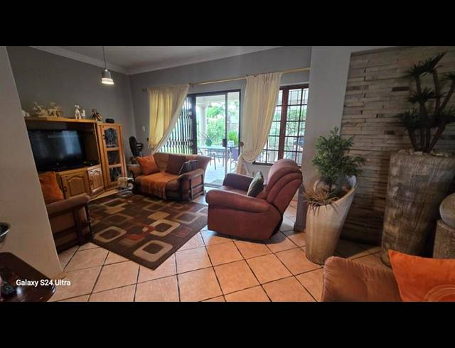 3 BEDROOM CLUSTER FOR SALE IN SUNWARD PARK